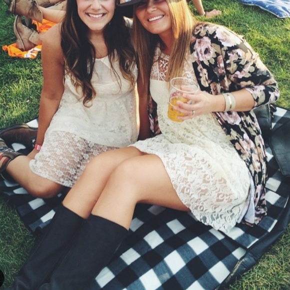 FINAL SALE 🌿LACE IVORY DRESS🌿 - Picture 1 of 7